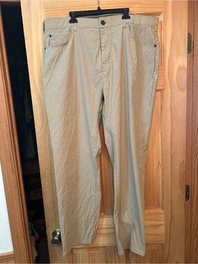 Makers Market Men's Khaki Straight-Leg Chinos